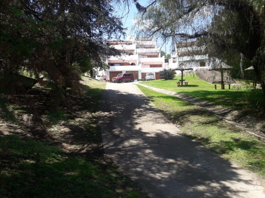 Departamentos Carlos Paz Bajada Al Lago Villa Carlos Paz Exterior photo